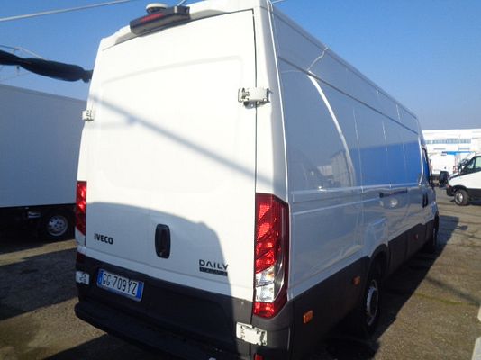 Vehicle image 4 / 11