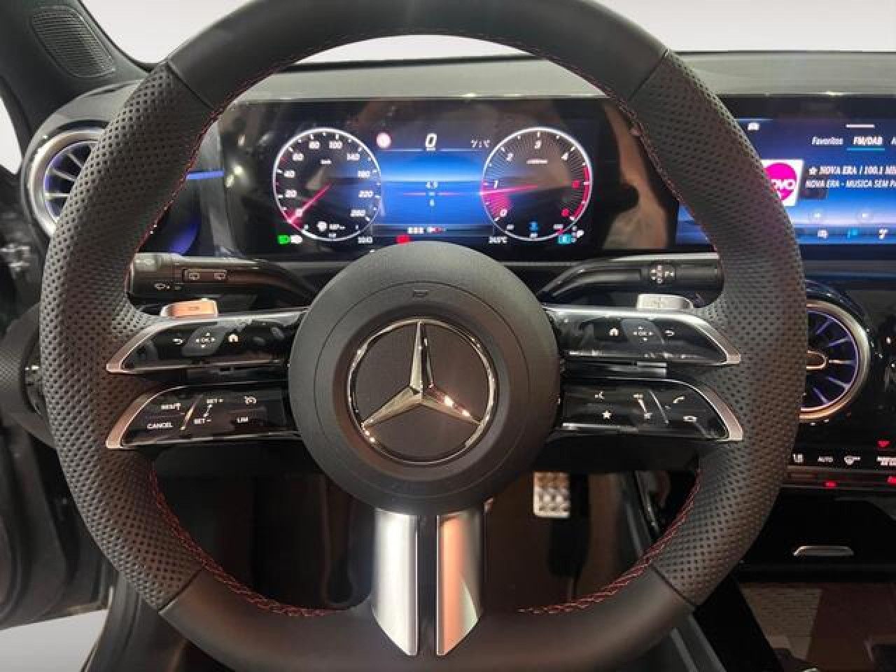 Imagem do veículo 13 / 15