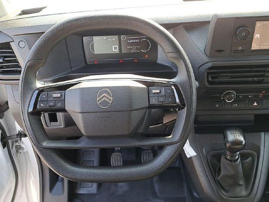 Vehicle image 12 / 14